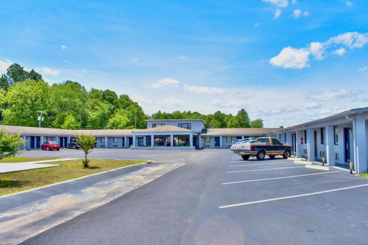 Rodeway Inn Swainsboro Exteriör bild