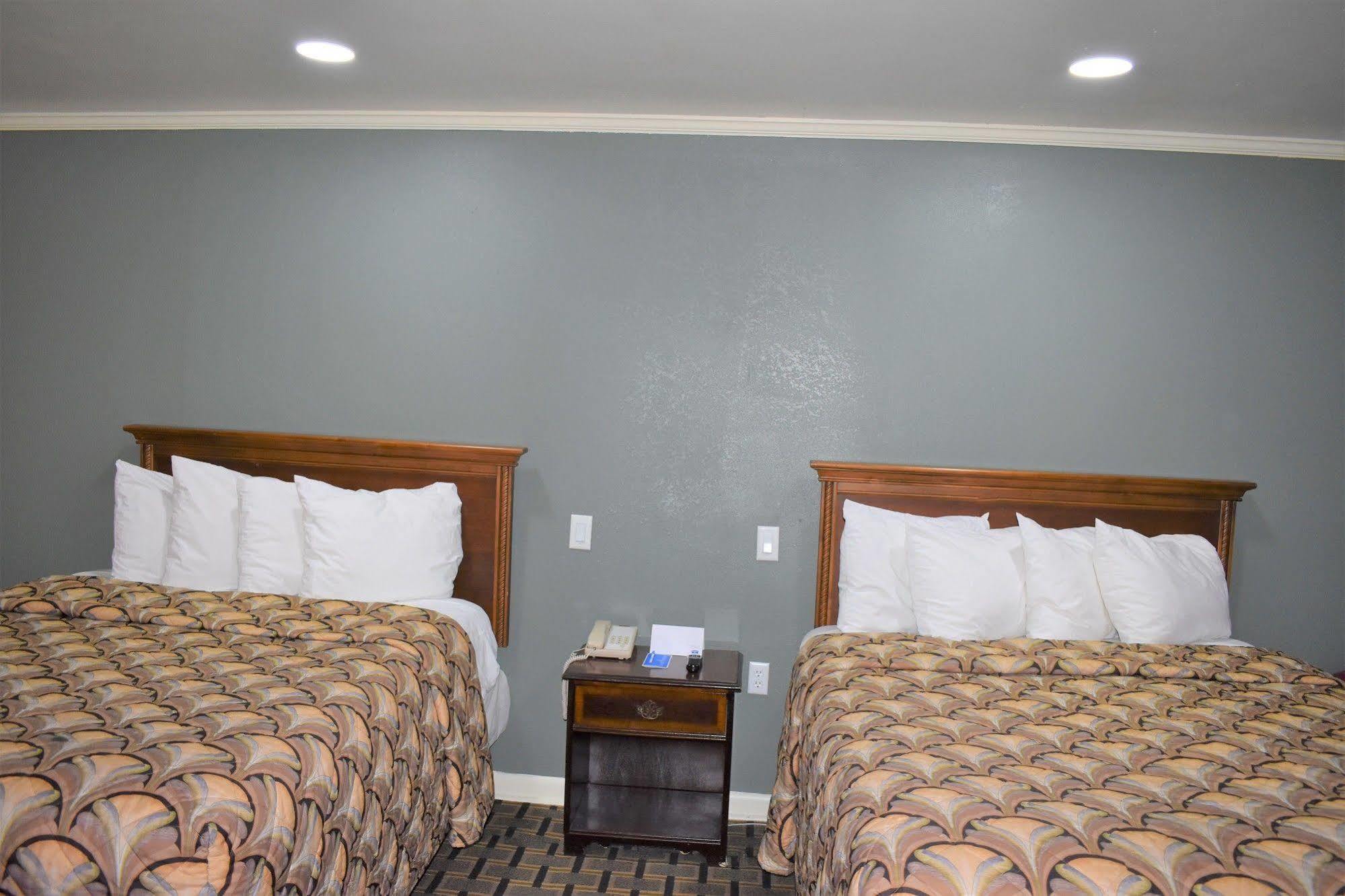 Rodeway Inn Swainsboro Exteriör bild