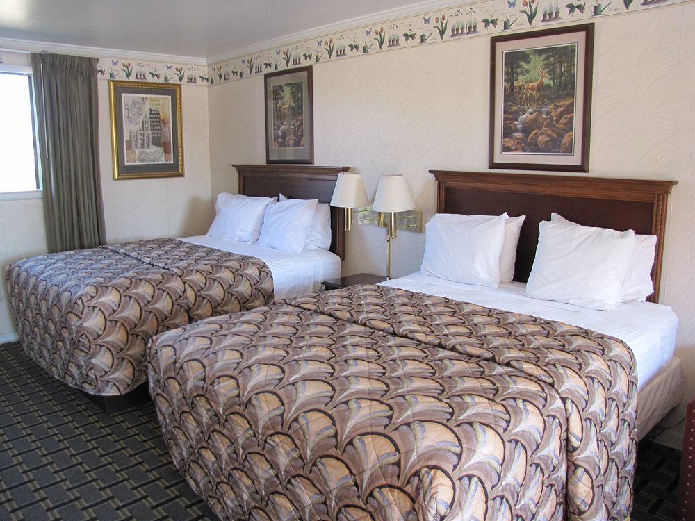 Rodeway Inn Swainsboro Exteriör bild